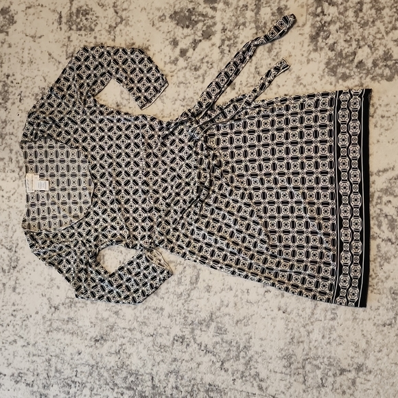 *5 items under $10 for $20* Max studio dress - Picture 4 of 5